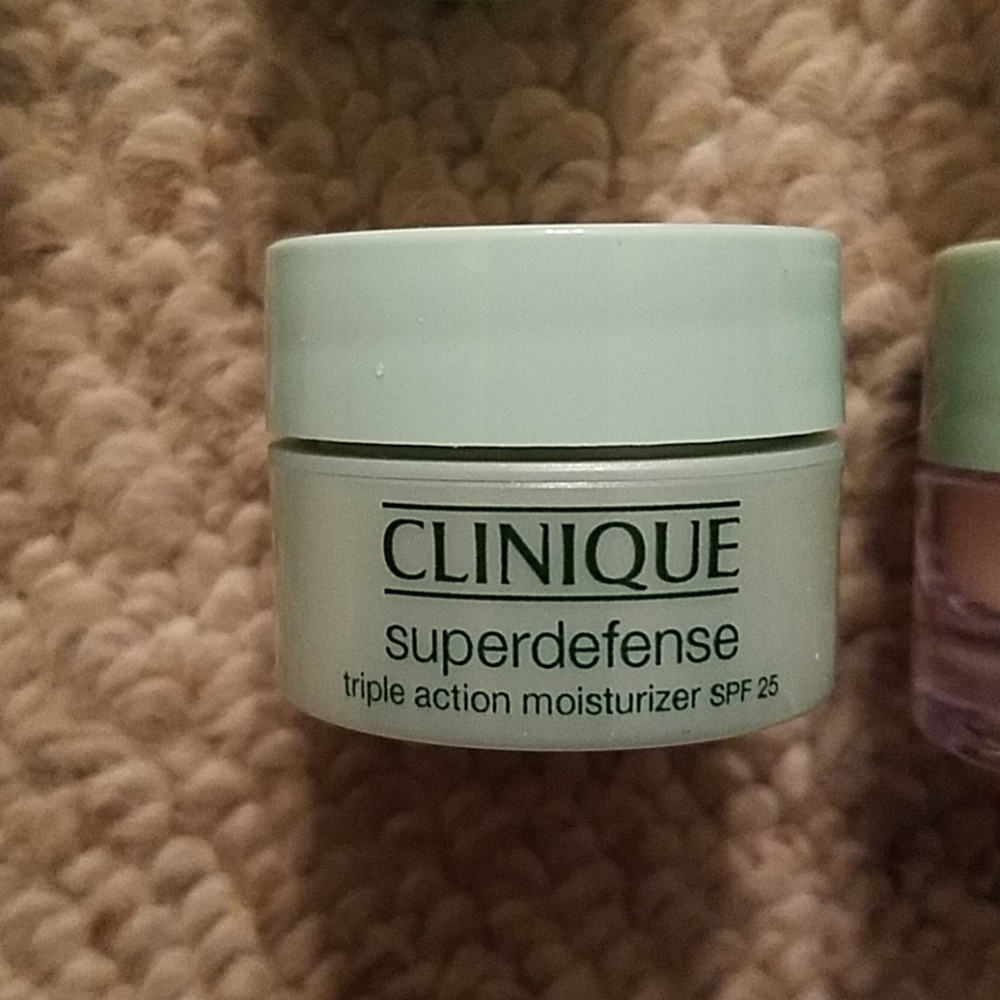 New! Clinique Facial Set - Picture 6 of 7